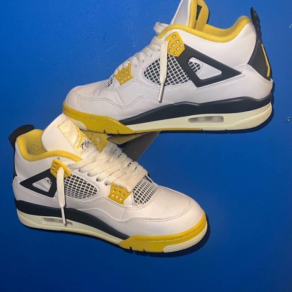 Nike Air Jordan 4 Vivid Sulfur Men’s Size 9 / Women's 10.5 / AQ9129-101 Yellow v